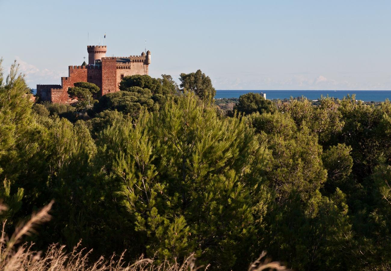 Gran Hotel Rey Don Jaime Castelldefels Exteriör bild